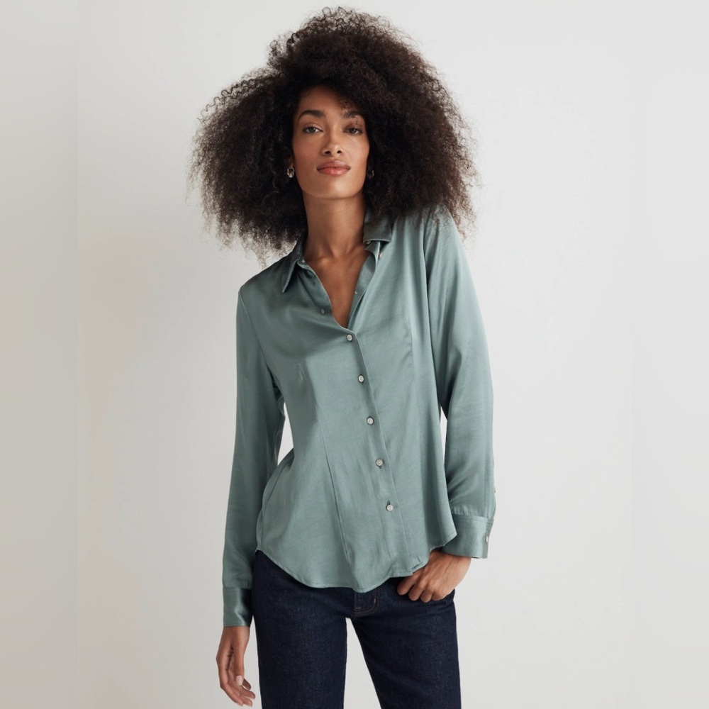 Madewell Darted Button-Up Shirt in Satin-Pale Eucalyptus